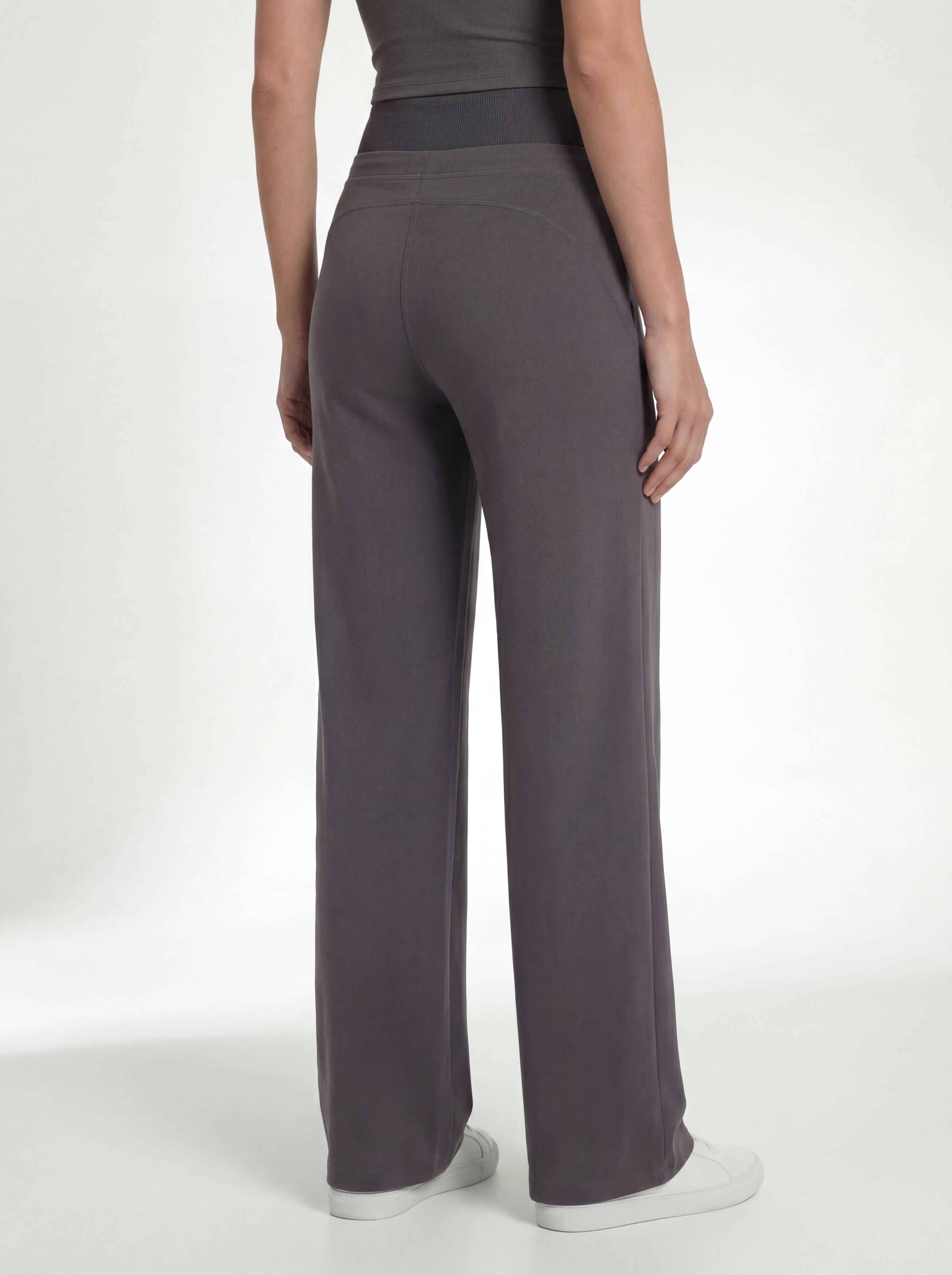 IMAGES FOR MILK TEA COLOUR SupportFlow Wide-Leg Training Pants