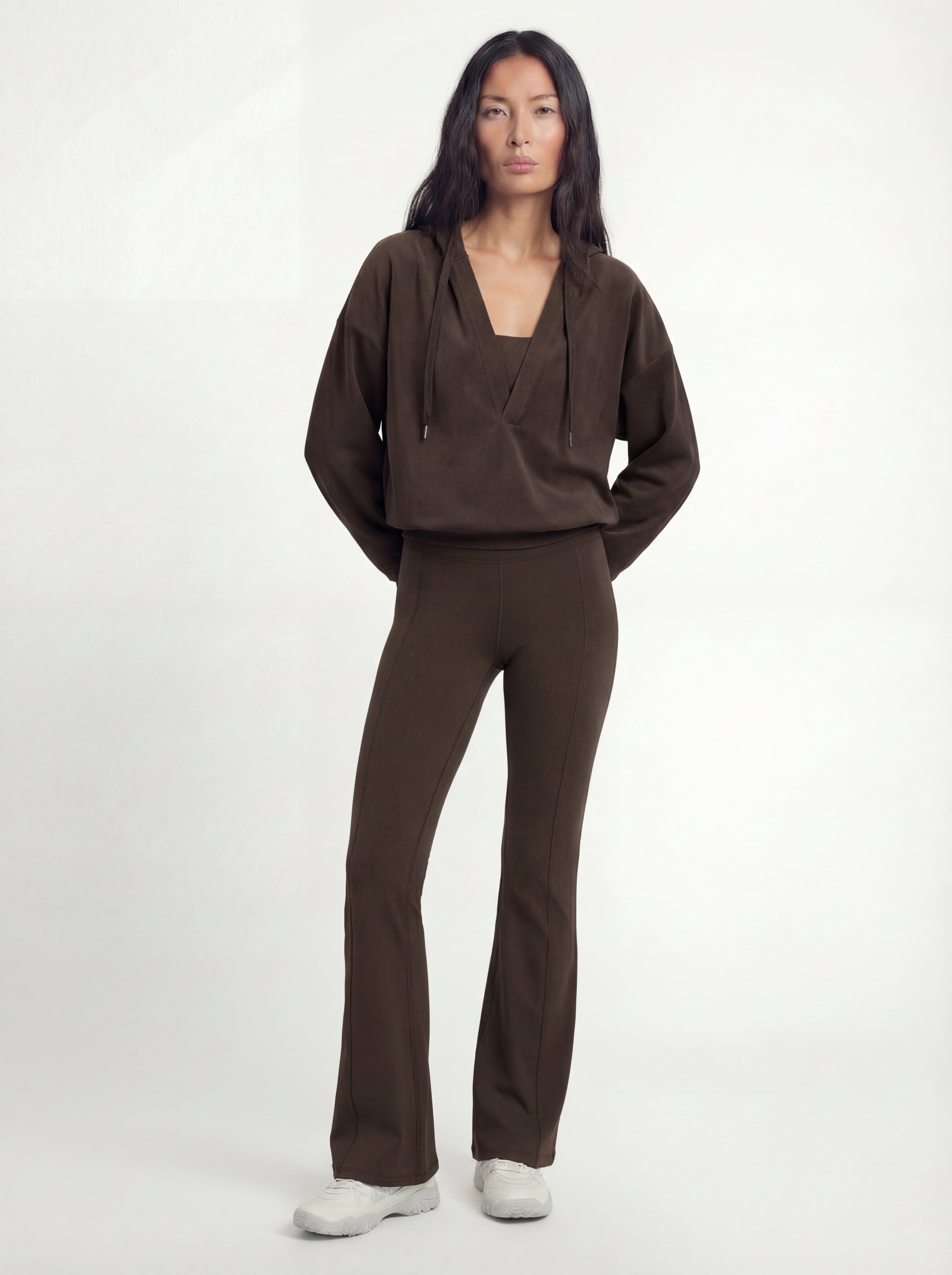 V-neck Performance Sportif Hoodie, Black Coffee