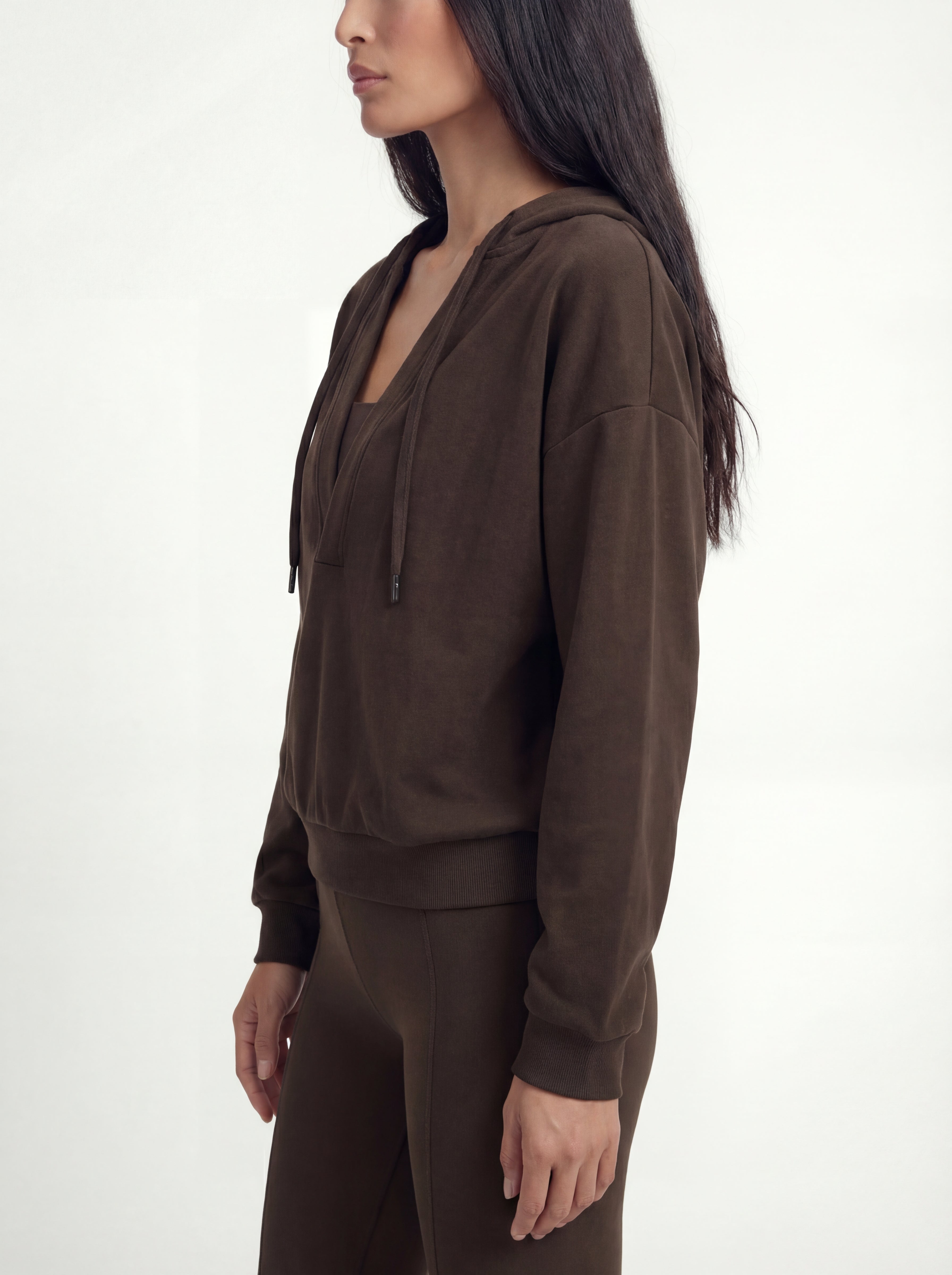 V-neck Performance Sportif Hoodie, Black Coffee
